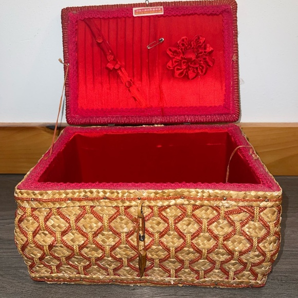 Vintage Wicker Sewing Box - Picture 2 of 13